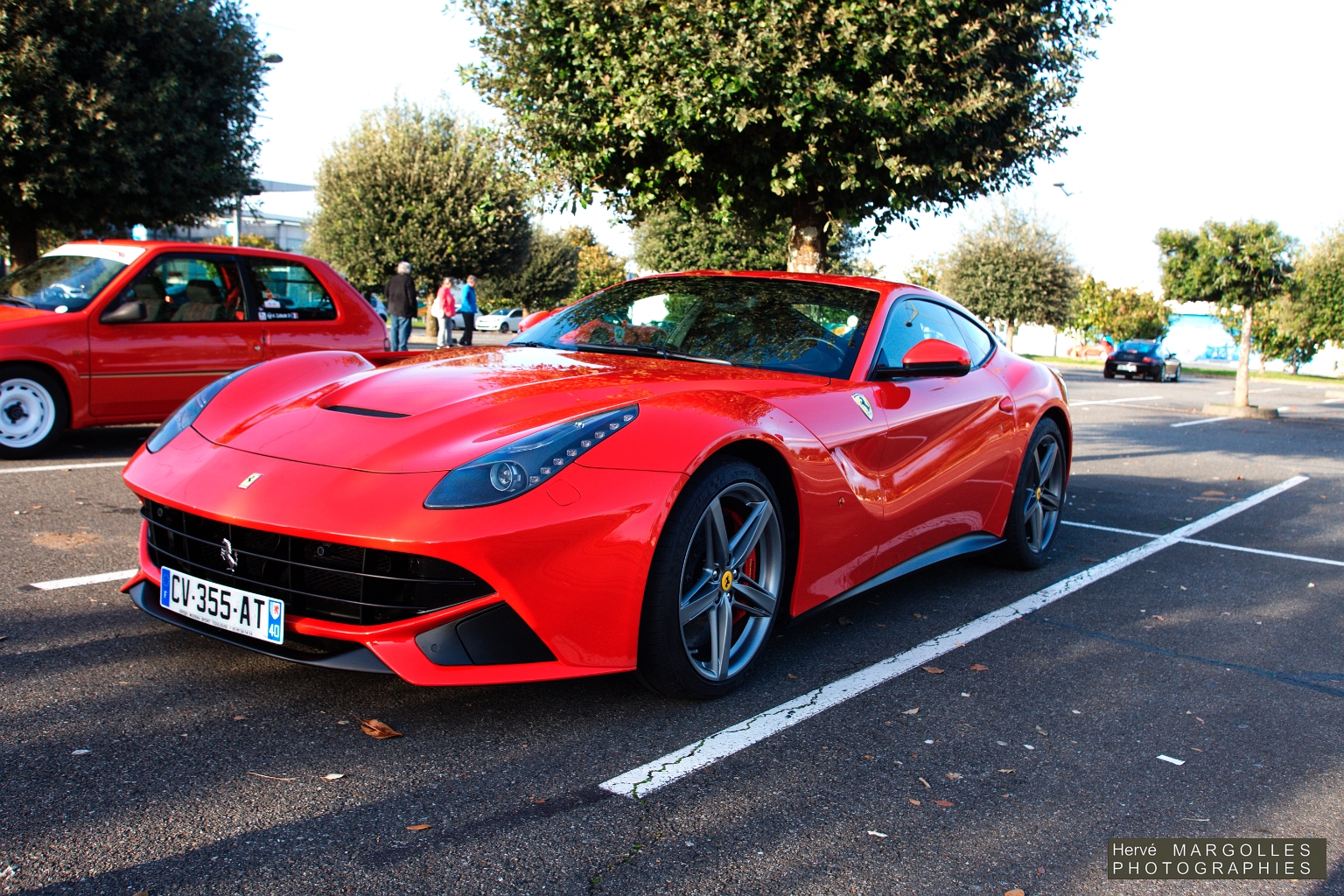 Ferrari F12_01.jpg